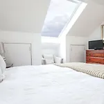 Luxury 3 Bed Royal Mile Apartment